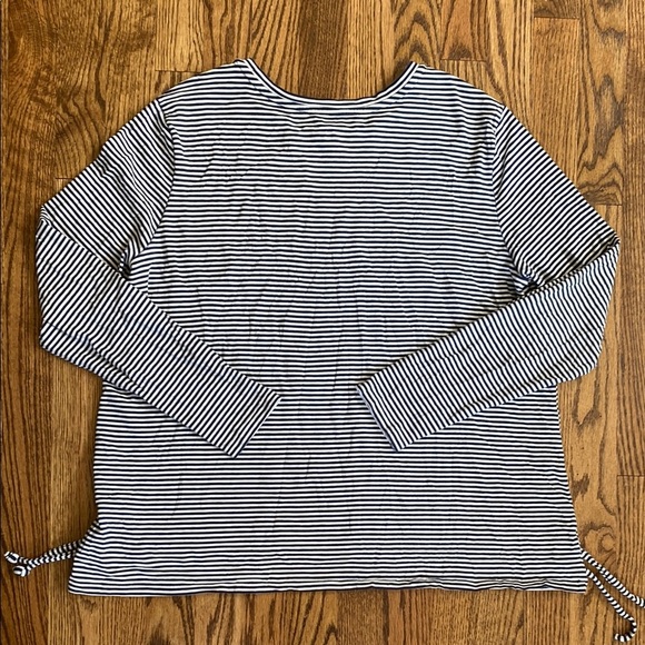 Blue and White stripe long sleeve, drawstring bottom Any Body shirt, size medium - Picture 9 of 9